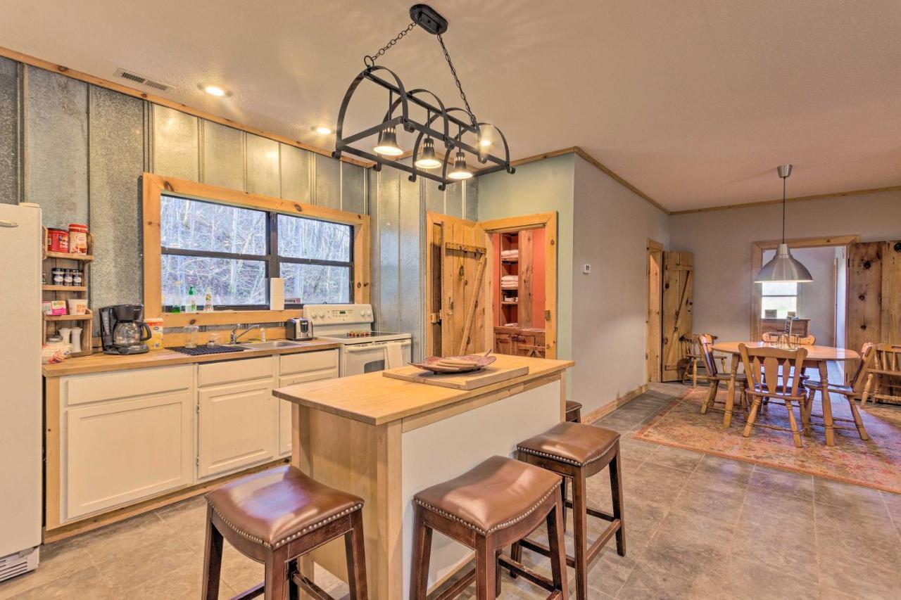 Pet-Friendly Blue Ridge, Cherokee Forest Retreat! 그린빌 외부 사진